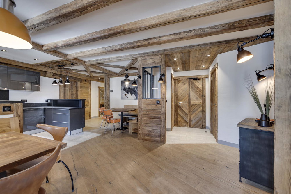 Exceptional 4-Bedroom Apartment in Val d’Isère – Contemporary Chic, Panoramic Views & Private Sauna 327873049