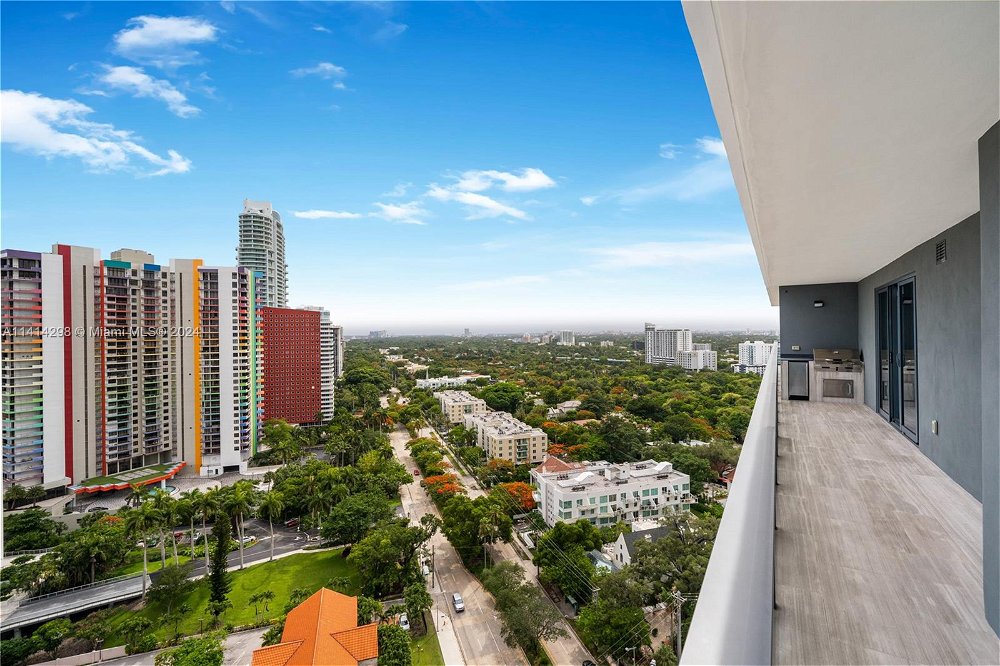 Luxurious 2-bedroom condo with panoramic views for sale in Brickell 3325213712