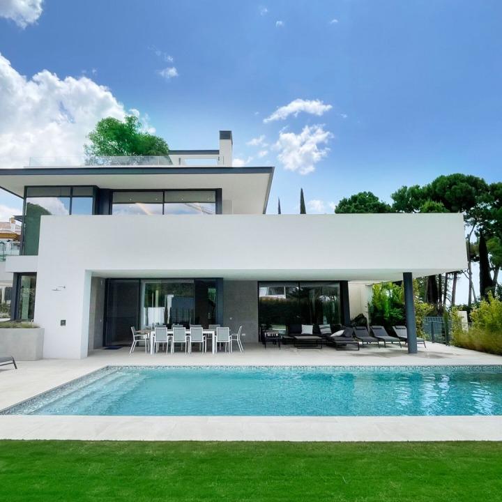 Luxury Contemporary Villa with Private Pool in Marbella’s Golden Mile 3339863001