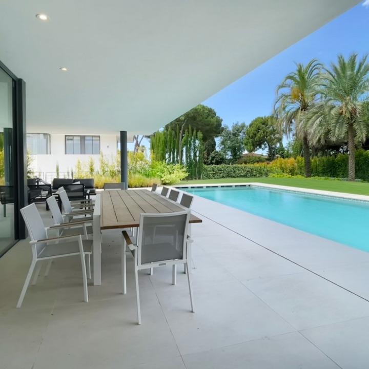 Luxury Contemporary Villa with Private Pool in Marbella’s Golden Mile 3339863001