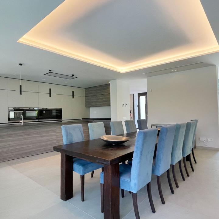 Luxury Contemporary Villa with Private Pool in Marbella’s Golden Mile 3339863001