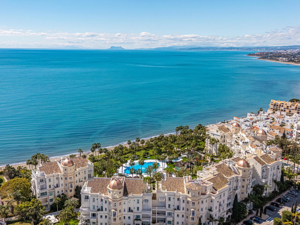 Luxury villa for sale in Estepona East, Estepona | Las Dunas Park 505 3356875184