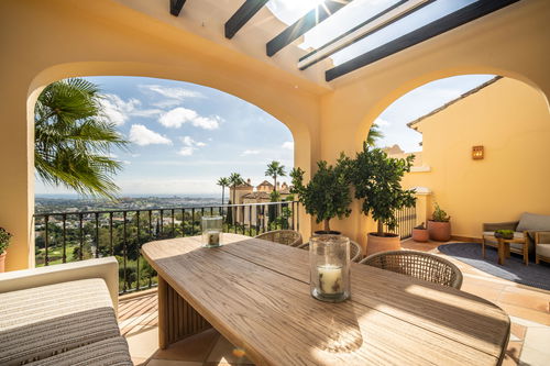 3-bedroom penthouse with sea and golf views at La Quinta, Marbella 3464522000