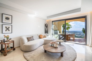 3-bedroom penthouse with sea and golf views at La Quinta, Marbella 3464522000