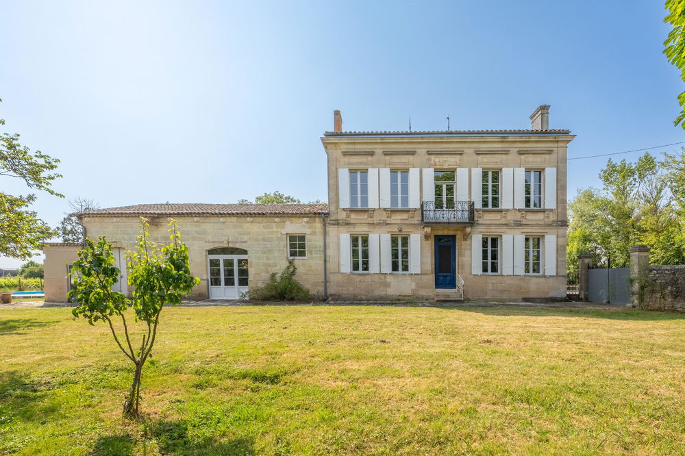 Manor House Near Bordeaux – Prestigious Property in a Quiet Park with Swimming Pool 3506055863