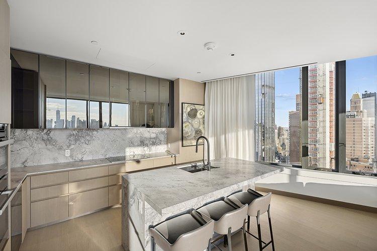 Spacious penthouse with panoramic views for sale in Lower Manhattan 3508784071