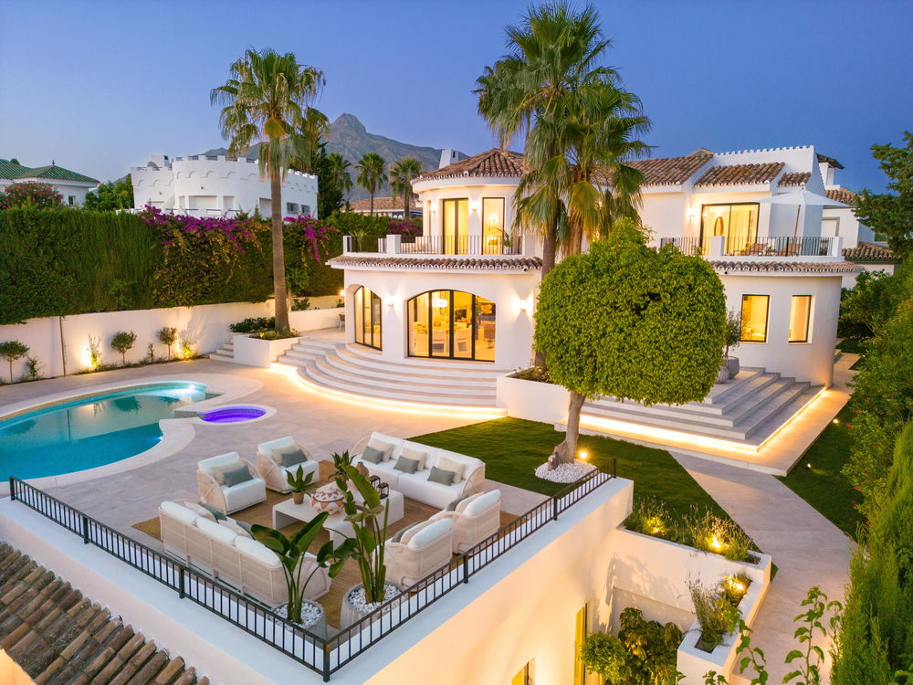 For sale: Exceptional villa with domed architecture in Marbella 3535551142