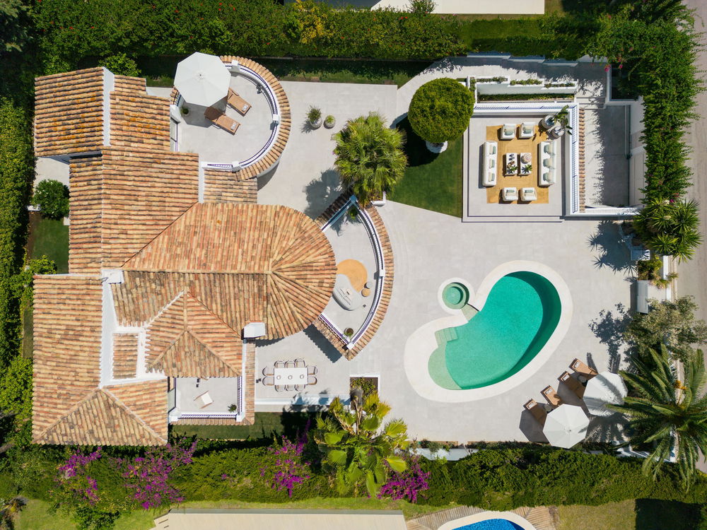 For sale: Exceptional villa with domed architecture in Marbella 3535551142