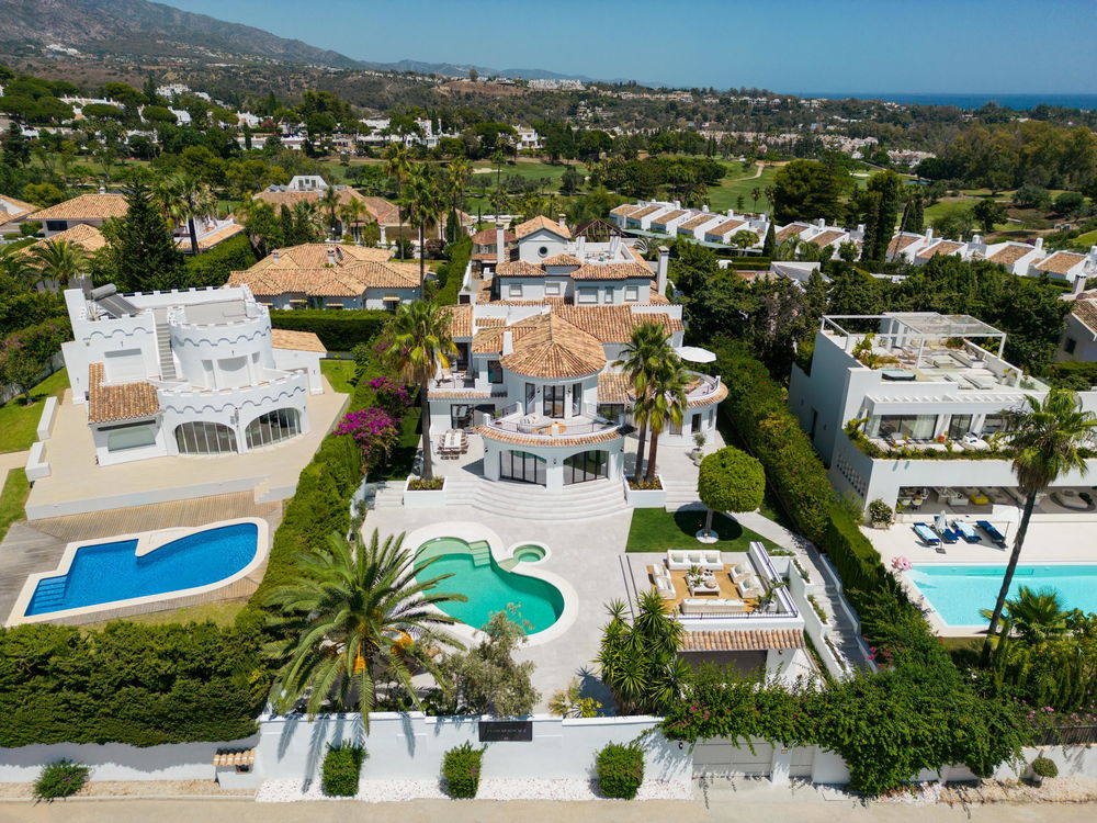 For sale: Exceptional villa with domed architecture in Marbella 3535551142