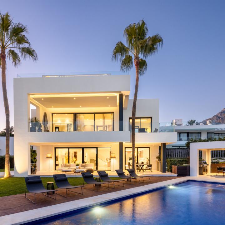 Sumptuous residence with spa and pool overlooking the Mediterranean Sea in La Cerquilla, Marbella 3548577664