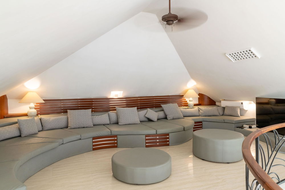 An exceptional frontline golf villa in the heart of the prestigious Anahita estate 357317008