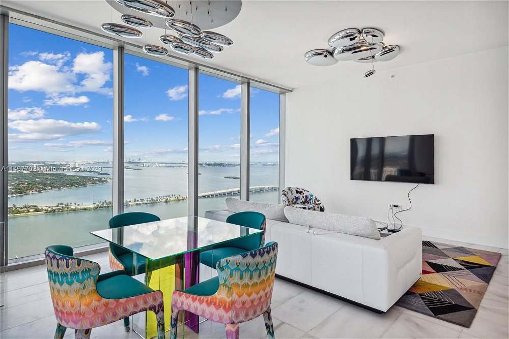 Luxury serviced condo for sale: Elegance and modernity in the heart of Miami-Dade 3574399284
