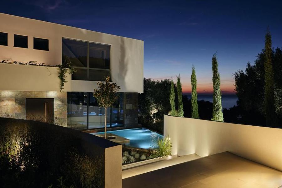 Exclusive Seafront Villa in Halkidiki – A Prestigious Coastal Haven 3597866044