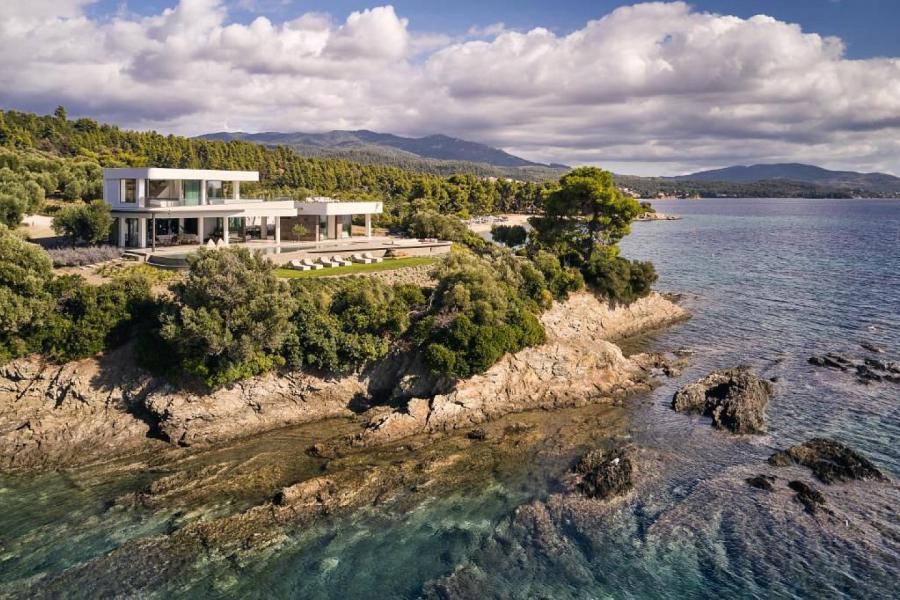 Exclusive Seafront Villa in Halkidiki – A Prestigious Coastal Haven 3597866044