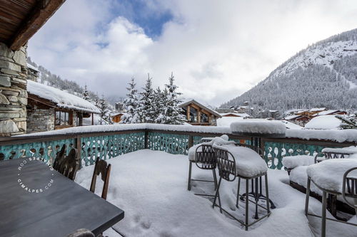 Luxury Chalet in Val d’Isère – a real estate gem to seize 3669746560