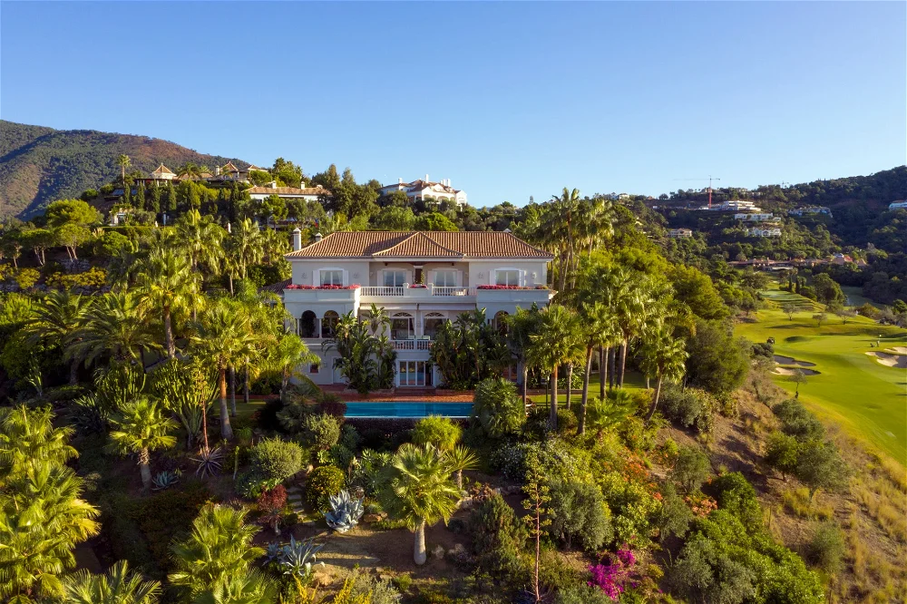 Frontline golf mansion with panoramic sea views in La Zagaleta 3685708181