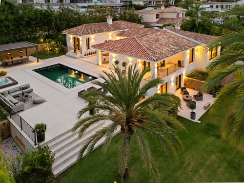 Beachside villa for sale in Nueva Andalucia, Marbella | Brisas 12 371717635