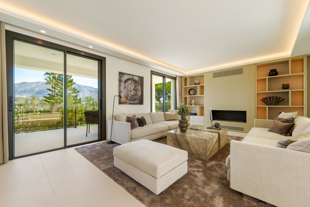 Beachside villa for sale in Nueva Andalucia, Marbella | Brisas 12 371717635