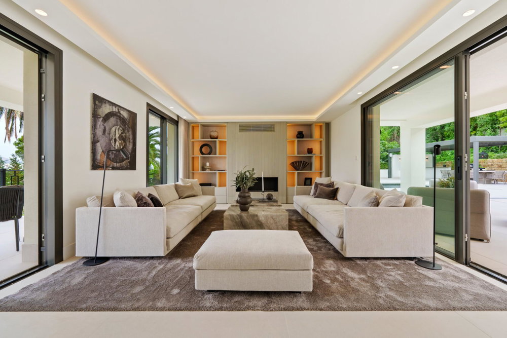 Beachside villa for sale in Nueva Andalucia, Marbella | Brisas 12 371717635