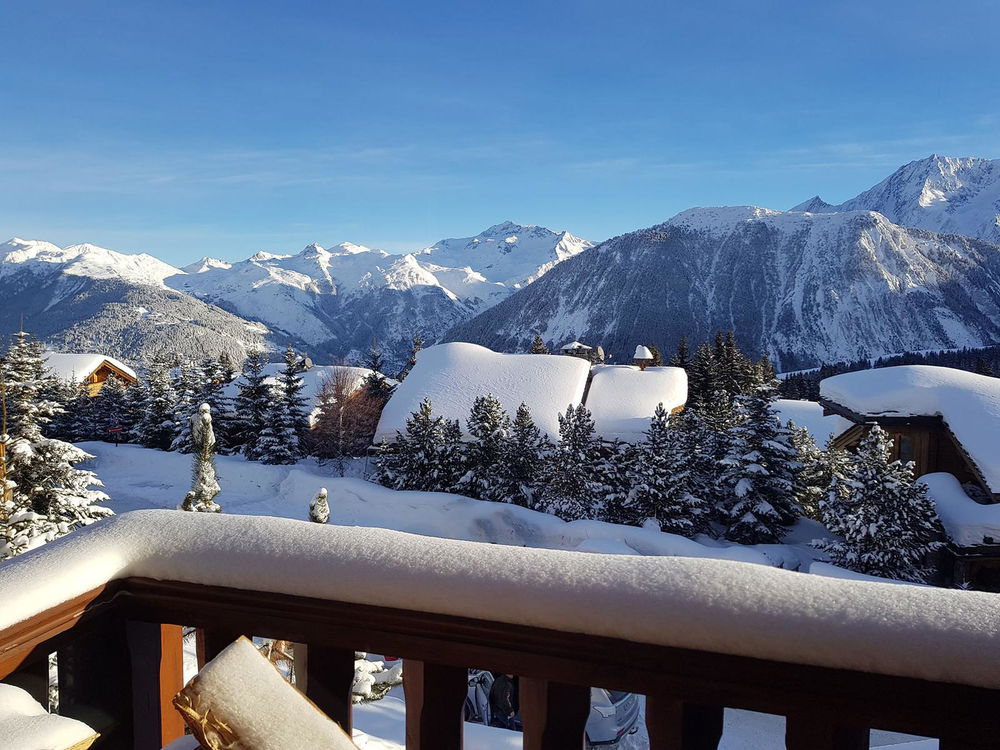 Invest in Excellence: Chalet de Luxe et Confort Moderne in Courchevel 3725680282