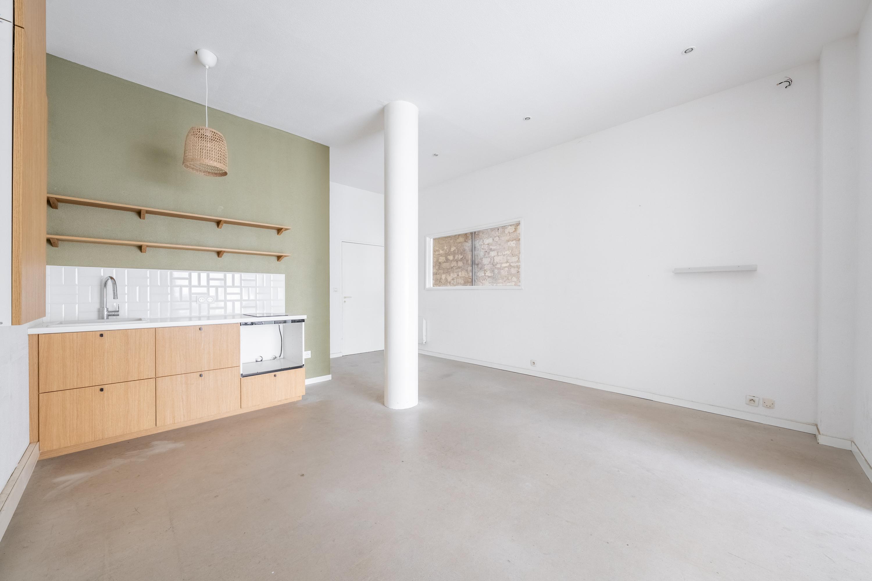 Rare Commercial Property in Bordeaux – Chartrons, Offices & Storage, Investor Opportunity 3801663208