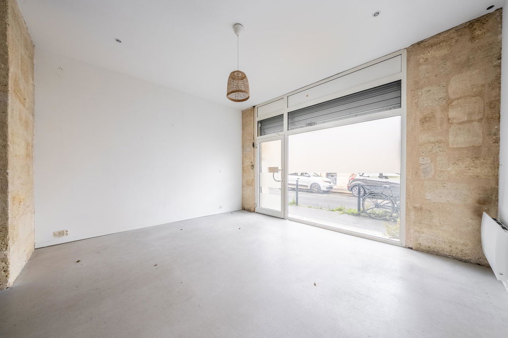Rare Commercial Property in Bordeaux – Chartrons, Offices & Storage, Investor Opportunity 3801663208