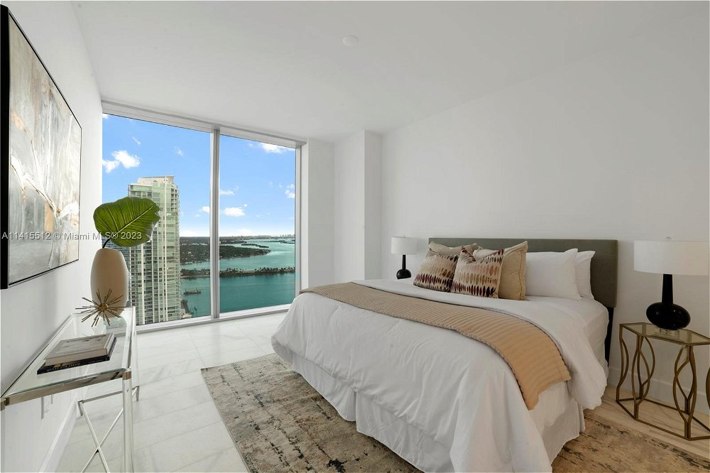 Luxury condo for sale in Miami with breathtaking sunset views 3853444350