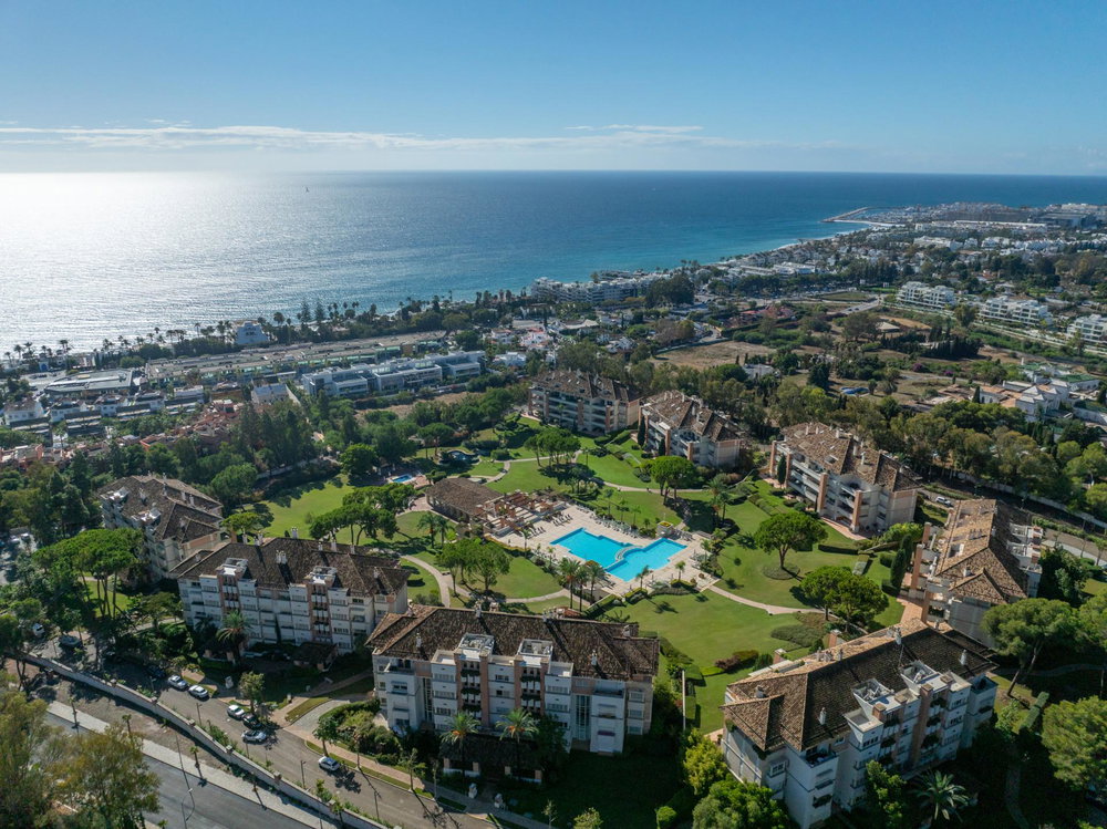 Apartment in Marbella, Marbella Golden Mile – 4 bed – EUR… 3883106602