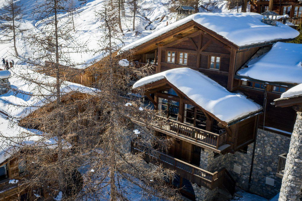 Exceptional chalet in Carats, Val d’Isère: mountain luxury and panoramic views 389118729