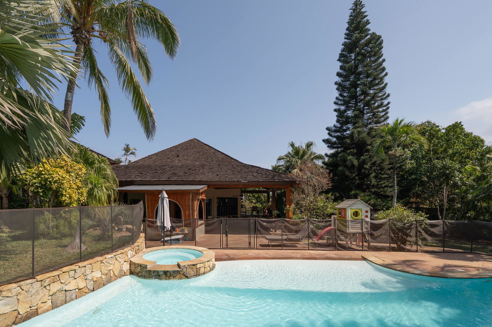 Architect-Designed Villa with Pool and Tropical Gardens – St-Gilles, Réunion 3930384854