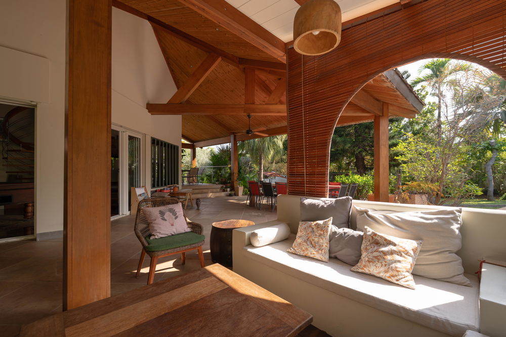Architect-Designed Villa with Pool and Tropical Gardens – St-Gilles, Réunion 3930384854