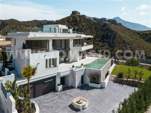 Luxury villa with stunning views for sale in Marbella 3942401867