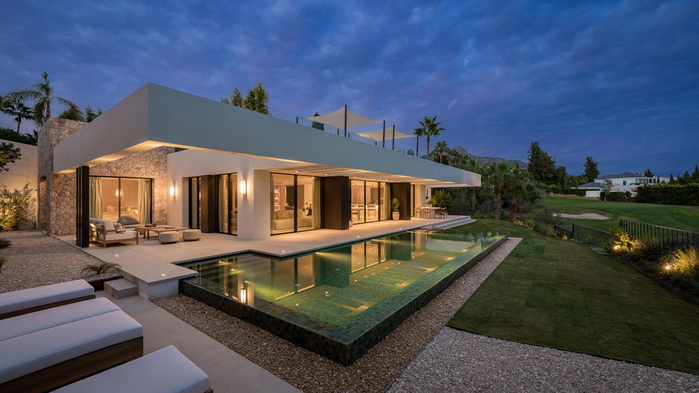 Luxury Frontline Golf Villa in Marbella – Exclusive Amenities & Panoramic Views 3945567958