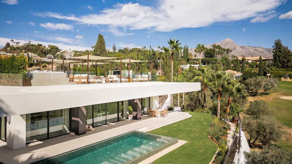 Luxury Frontline Golf Villa in Marbella – Exclusive Amenities & Panoramic Views 3945567958