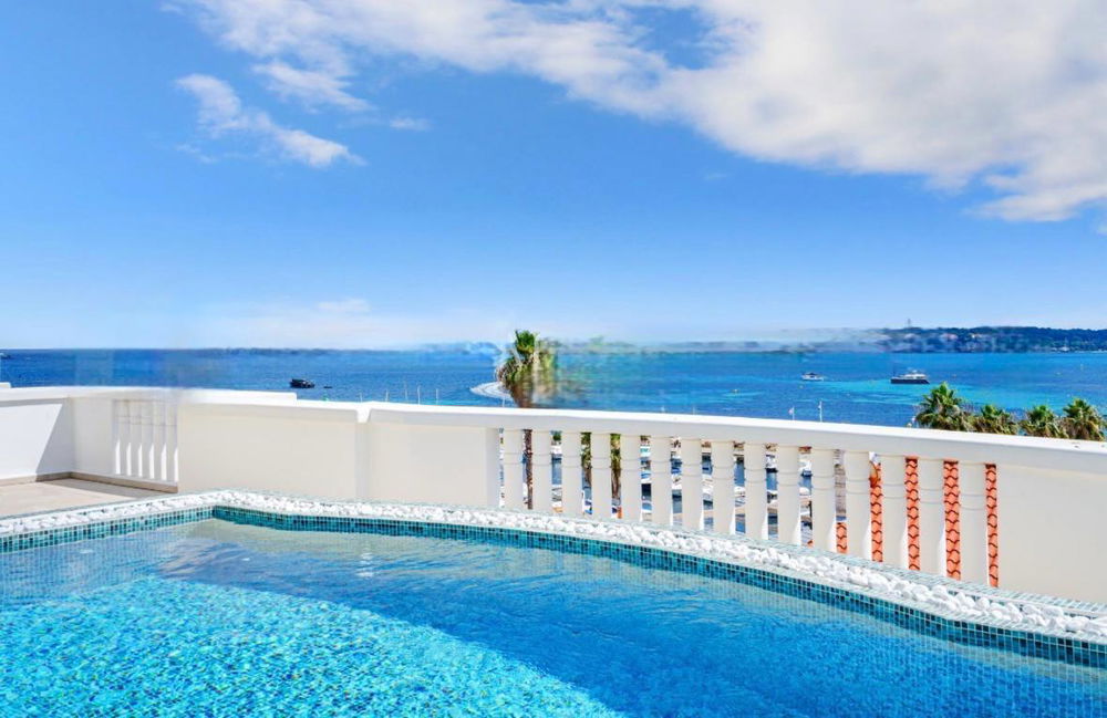 Invest in a luxury penthouse with sea view in Cannes, France 4007061654