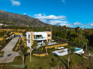 Sea-view villa for sale in Marbella Golden Mile, Marbella | Villa Harmony 4025163998