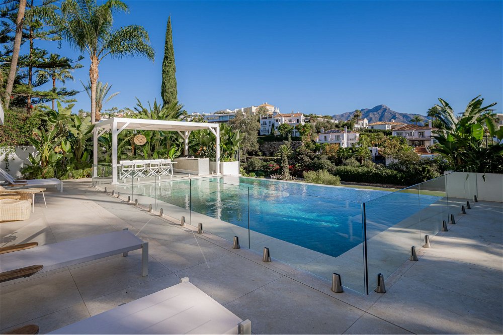 Invest in this exceptional modern villa: a luxury property in Benahavís 4062596889