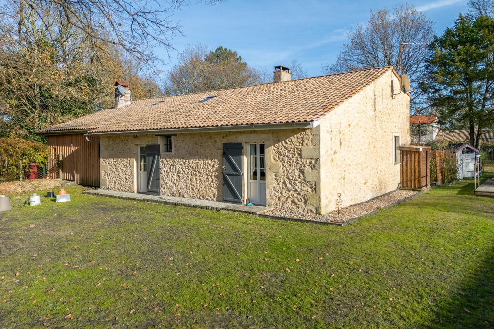 Stone Property in Guillos – 200 m² House on 1 Hectare with Pool, Workshops and Tobacco Dryer – 30 Minutes from Bordeaux 4063430894