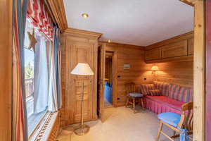 For sale: exceptional property jewels. 4104470010