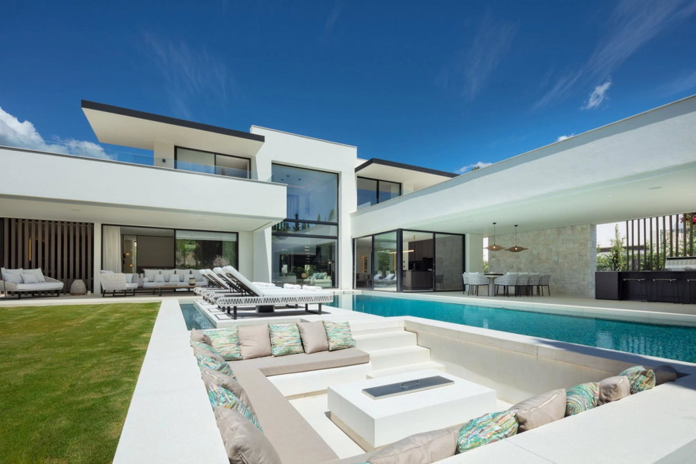 Panoramic villa for sale in Nueva Andalucia, Marbella | Villa Sirius 4128984913