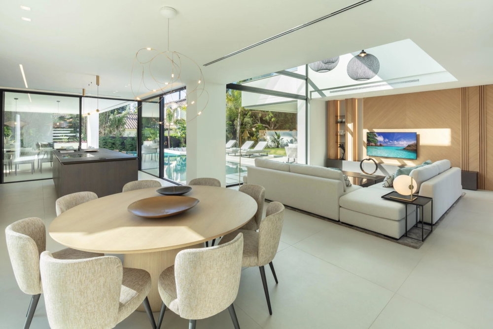 Panoramic villa for sale in Nueva Andalucia, Marbella | Villa Sirius 4128984913