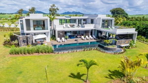 Mauritius Luxury Villa at Anahita – Beachfront Perfection with Golf and Privacy 413536935