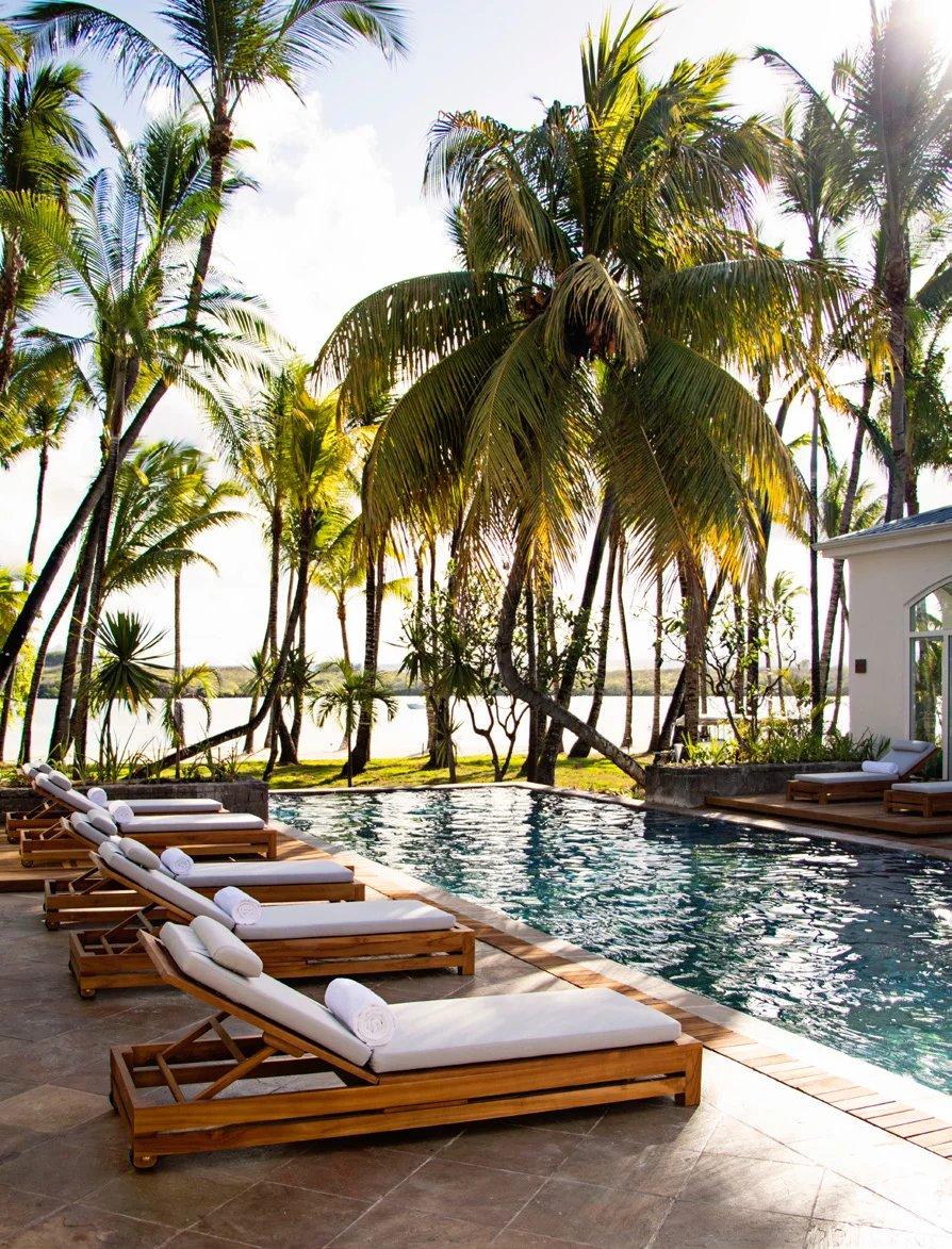 Luxury villa for sale in Belle Mare, Mauritius with direct access to the beach 4168640304