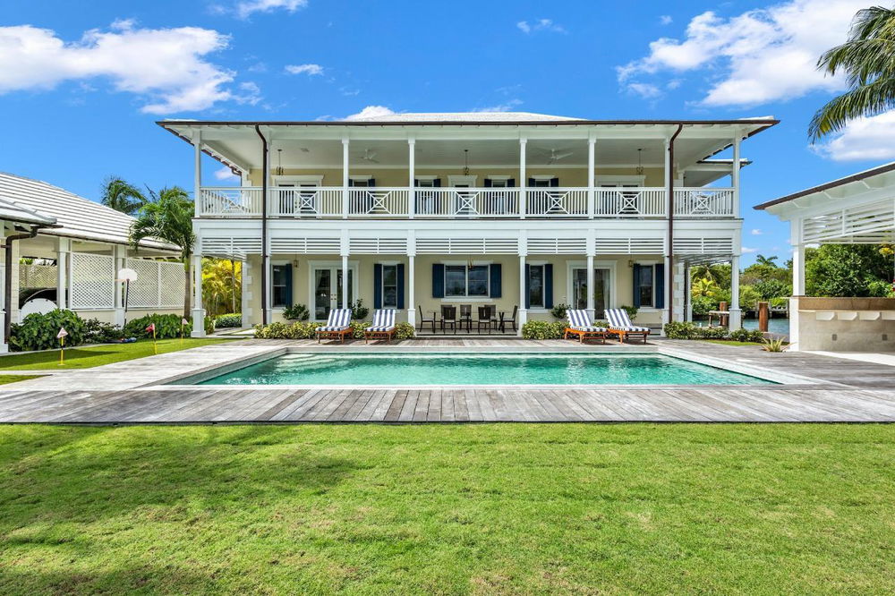 Fully furnished 5-bedroom villa with beach access, for sale 4191296912