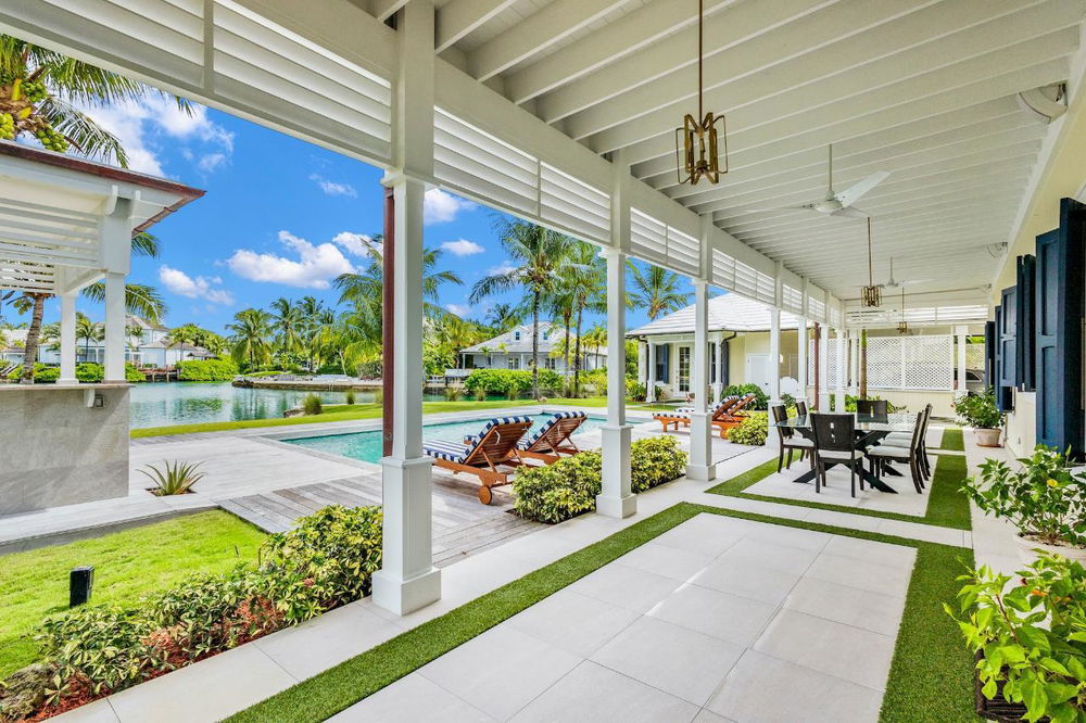 Fully furnished 5-bedroom villa with beach access, for sale 4191296912