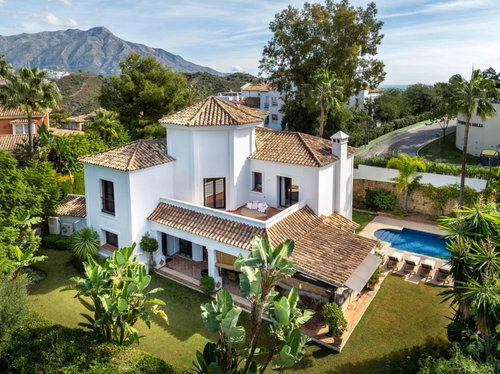 Frontline golf villa for sale in La Quinta, Benahavis | La Quinta 193 4223426875