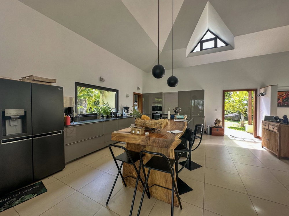 Luxury Tropical Villa with Pool, Boat Access & Premium Amenities in Rivière Noire, Mauritius 4224390763