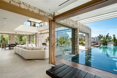 Magnificent contemporary villa for sale in Nueva Andalucia 4253829949