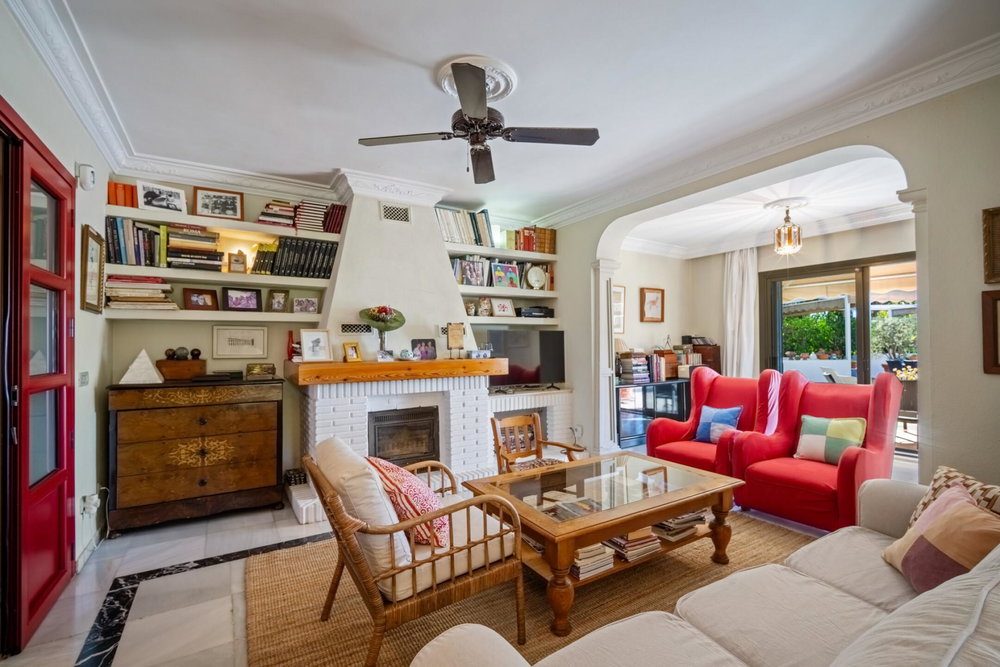 Beachside villa for sale in Marbella, Marbella | La Merced 16 4281543568