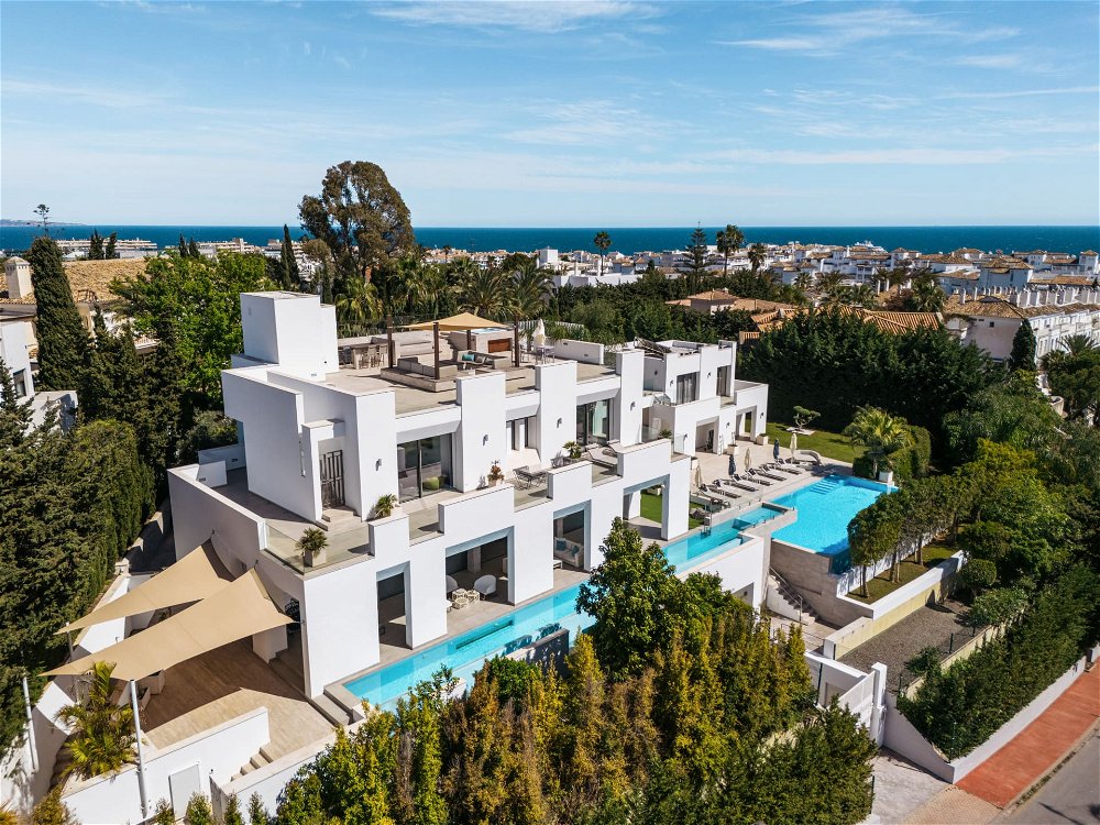 Grab this exceptional villa in La Pera, Marbella – Luxury, design and stunning views 460967712